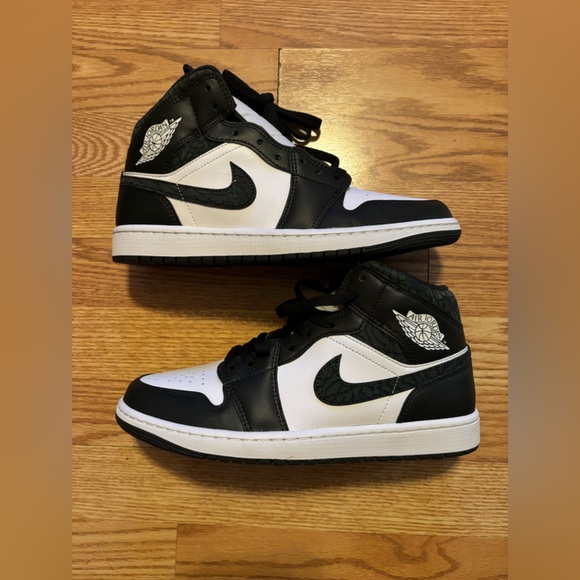 Nike Other - Air Jordan 1 Mid SE Men’s Size 9 Sold on Mercari